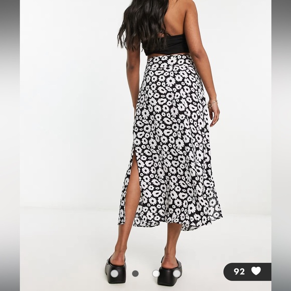 ASOS Design Black and White Retro Y2K Style Floral Button Front Midi Skirt - 4 - Picture 2 of 7